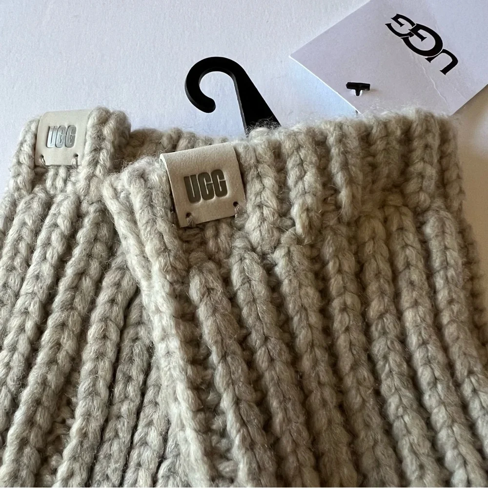 UGG WOMENS RIBBED FINGERLESS MITTENS GLOVES LIGHT GRAY OS NWT